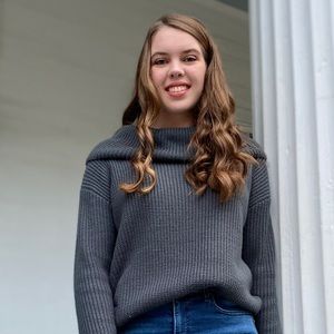 Meet your Posher, Caitlin